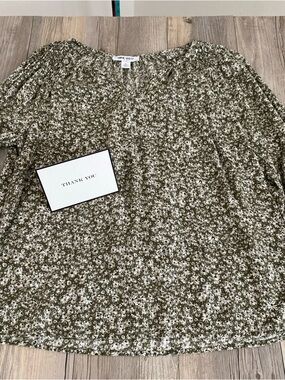 Nine West Women’s Long Sleeve V Neck Ruffle Cuff Blouse Top Medium